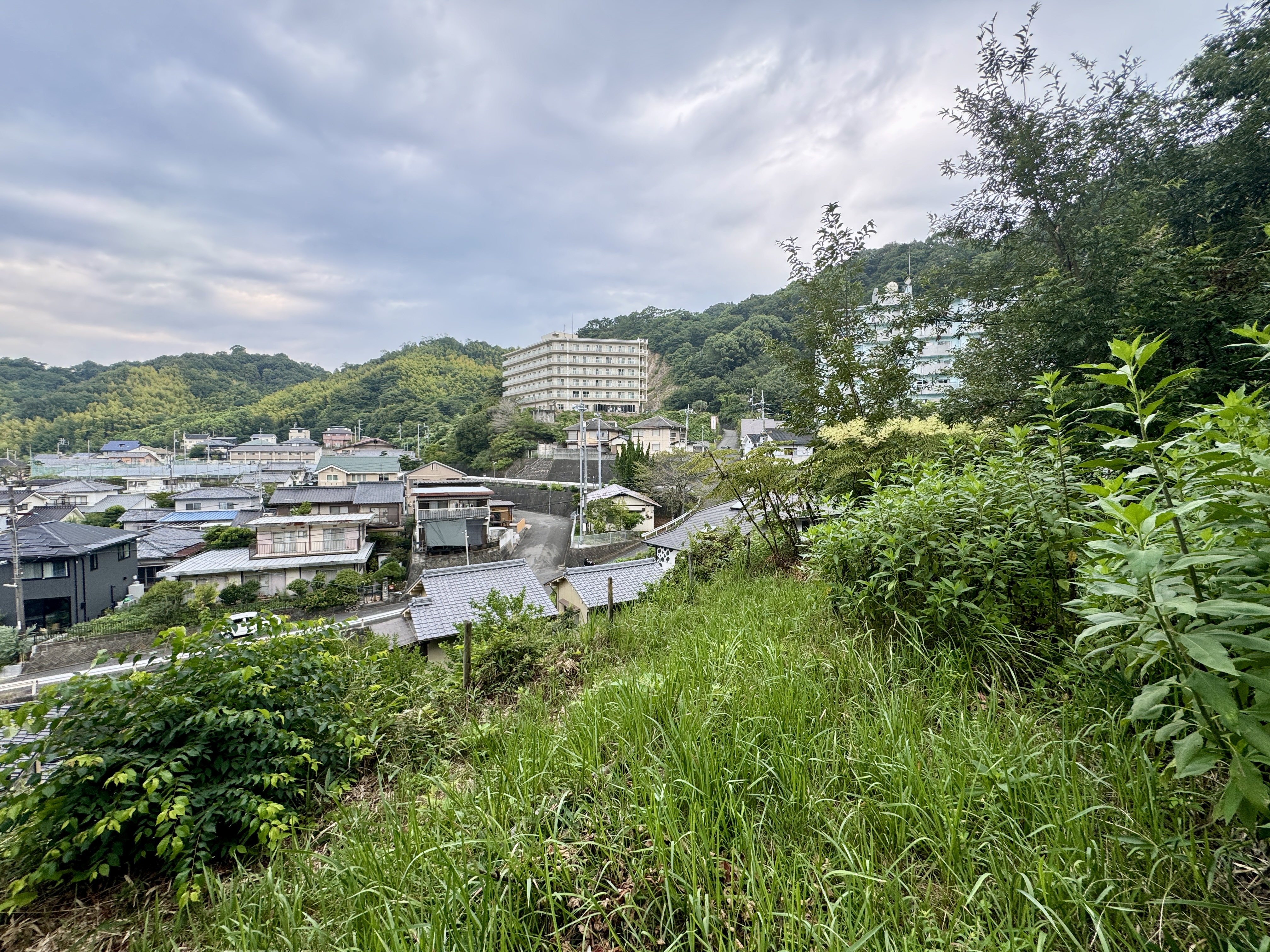   四国松山の道後温泉エリアにある家庭菜園には最適な物件です。170万円(応相談)